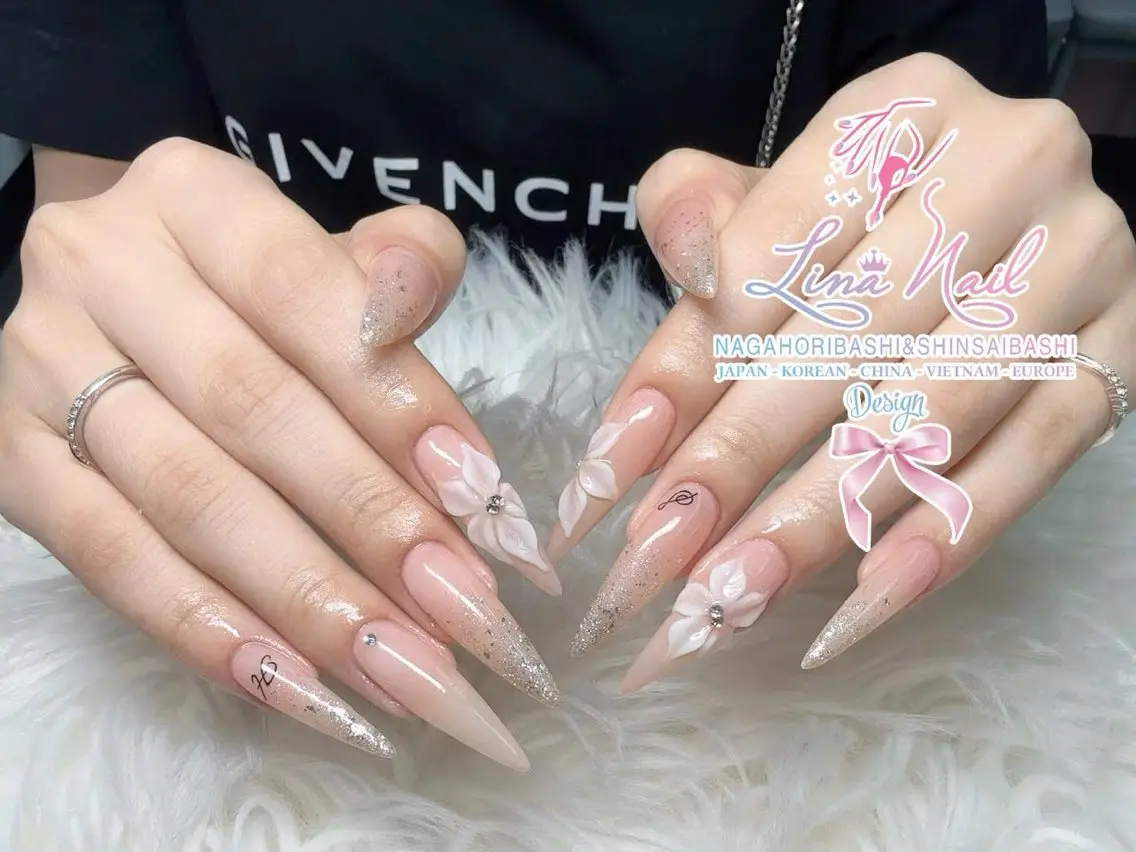 ロング ハンドネイル Linanail Nambaのマツエク・マツパデザイン