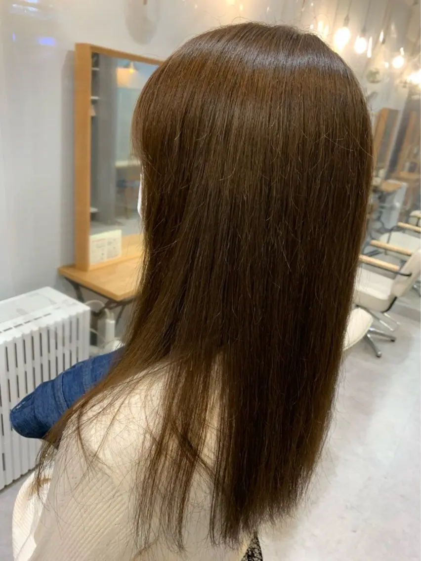 ロング グレイカラー🩶 藤田彩花のヘアスタイル