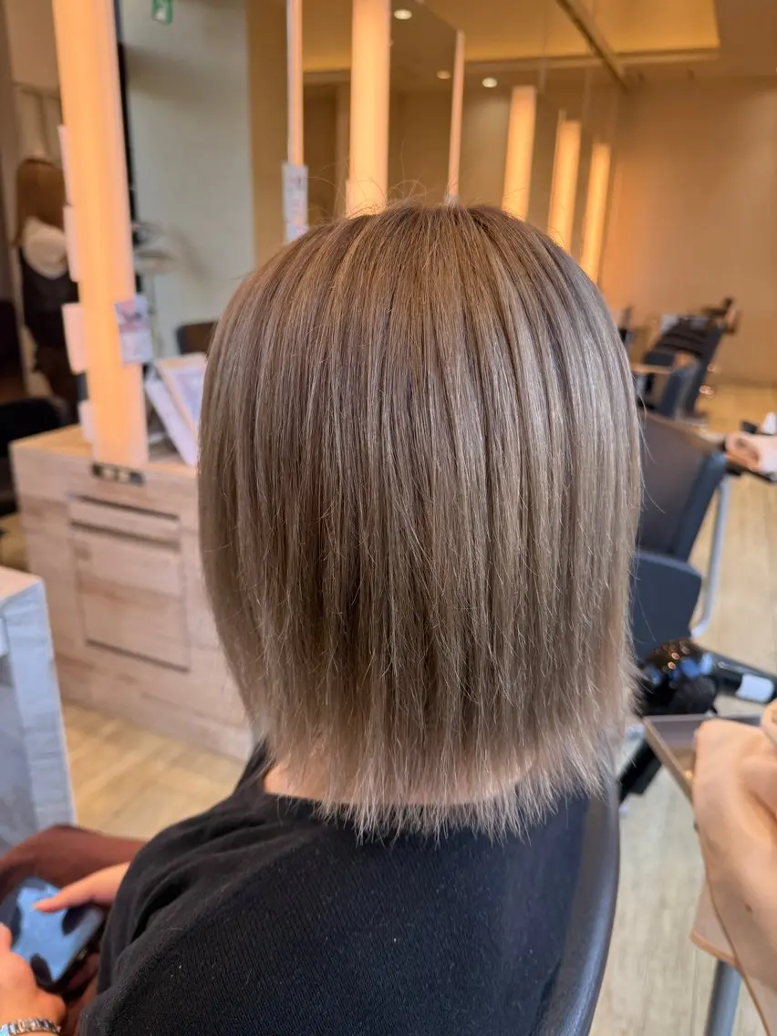 ショート カット ヘアカラー NYNY四條畷 嶌野衣純のヘアスタイル
