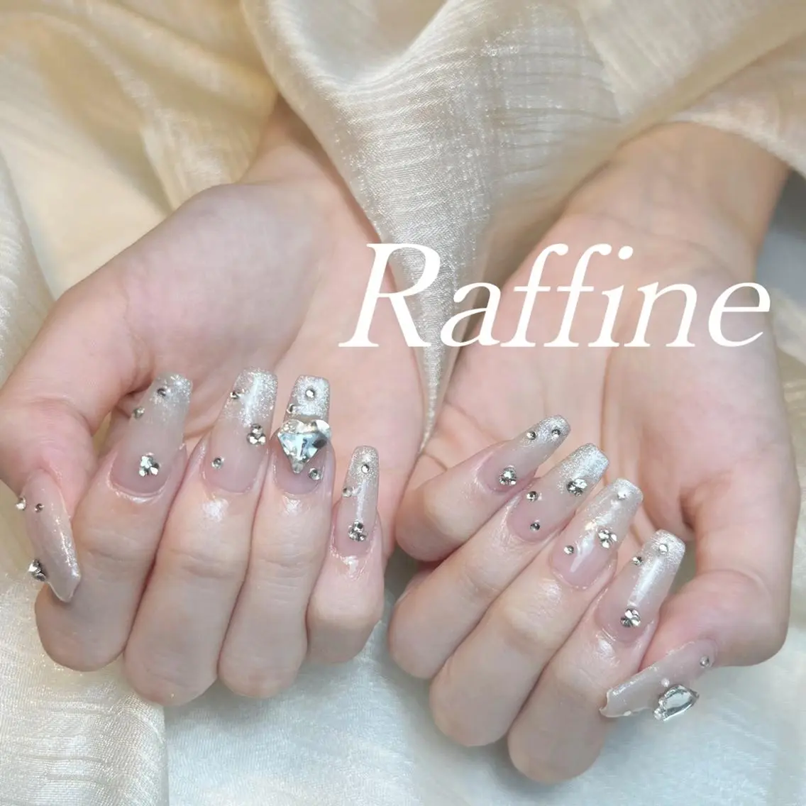 ネイル ハンドネイル RAFFINE haru🦋🩵のネイルデザイン