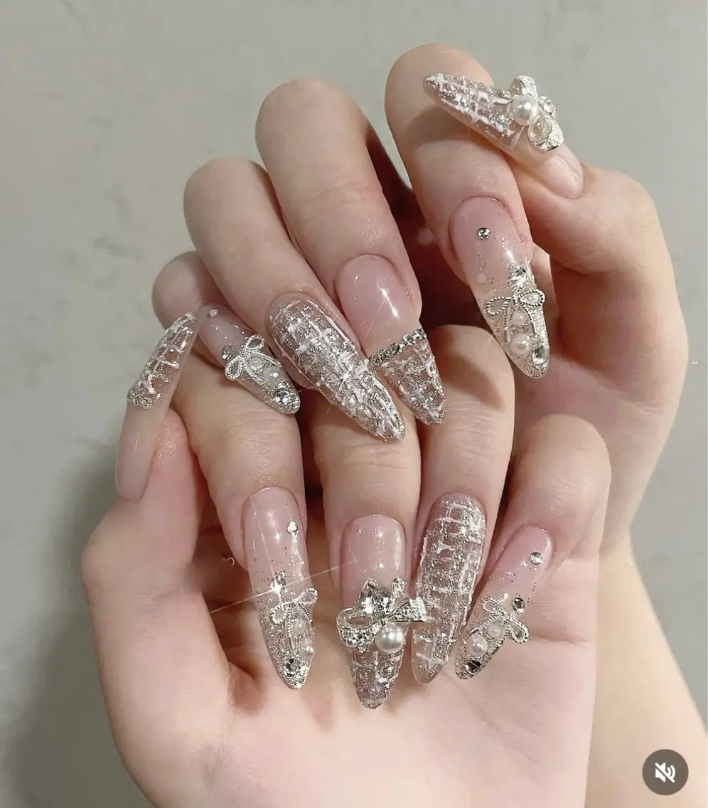 ネイル アートネイル ボルドー フレンチネイル ジェルネイル 氷ネイル・うるうるネイル ハンドネイル Julie NailSalonのネイルデザイン