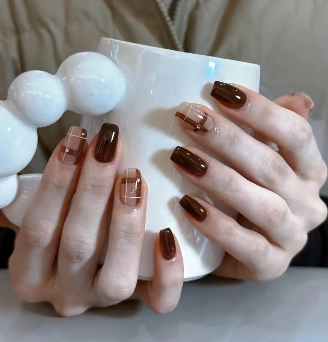 ネイル ボルドー ブラウン フットネイル フレンチネイル グラデーション ハンドネイル Lynn_ Nailのネイルデザイン
