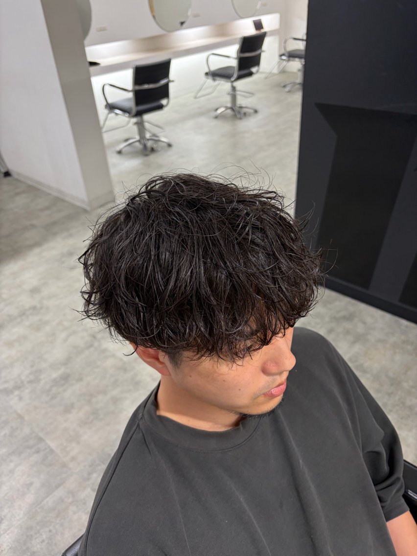 パーマ メンズ 横山 楓芽のヘアスタイル