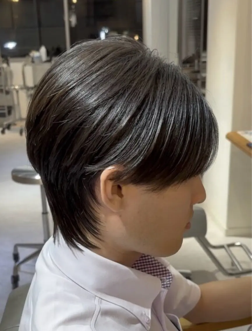 カラー パーマ メンズ メンズブリーチ センターパート メンズハイトーン カルマパーマ メンズ韓国風 カット パーマ 似合わせメンズカット ブリーチ/ウルフ/栄のヘアスタイル