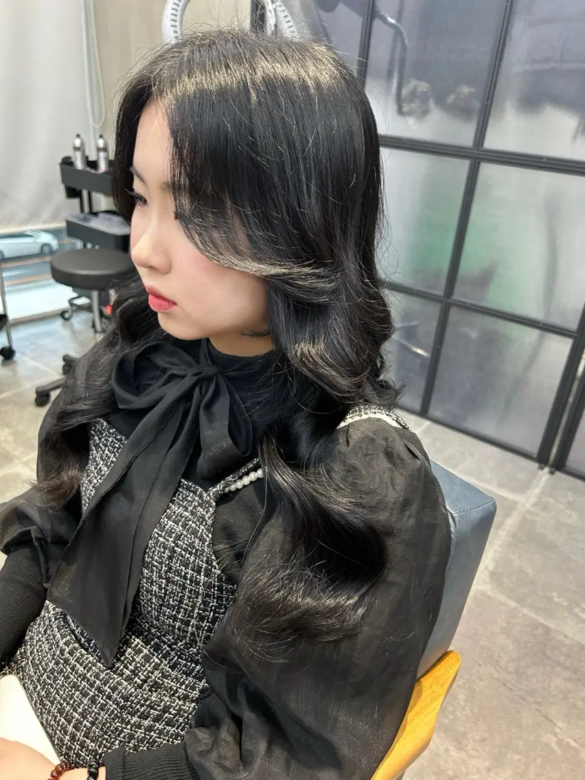 🌟ミニモ学割U24🧑‍🎓🌟カット✂️＋カラー＋うる艶保湿トリートメント✨の写真