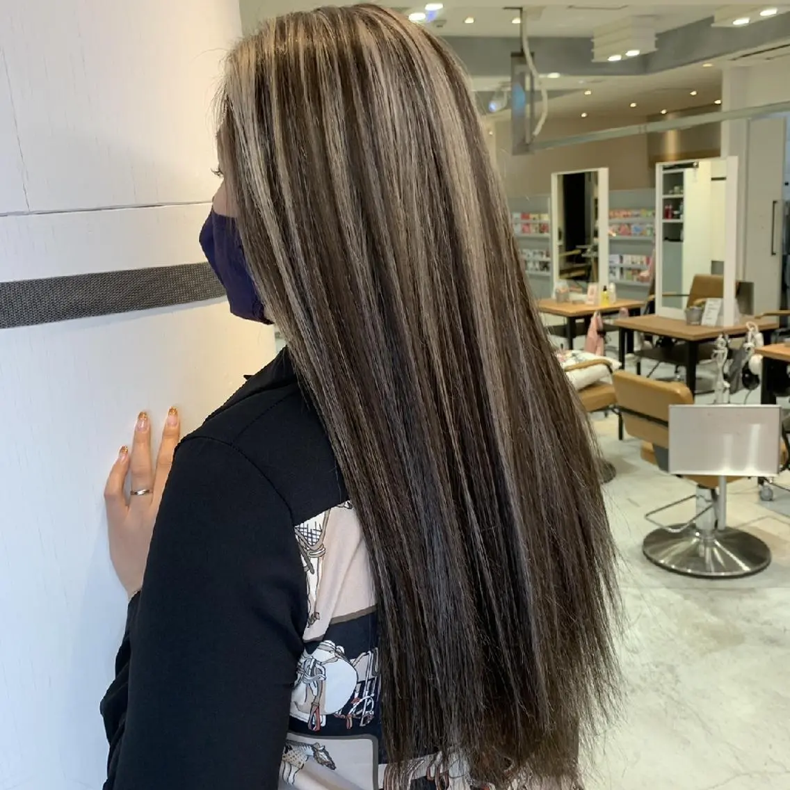ロング カラー ハイライトカラー ハイライト カット ヘアカラー トリートメント nameless髪質 改善ブリーチ心斎橋のヘアスタイル