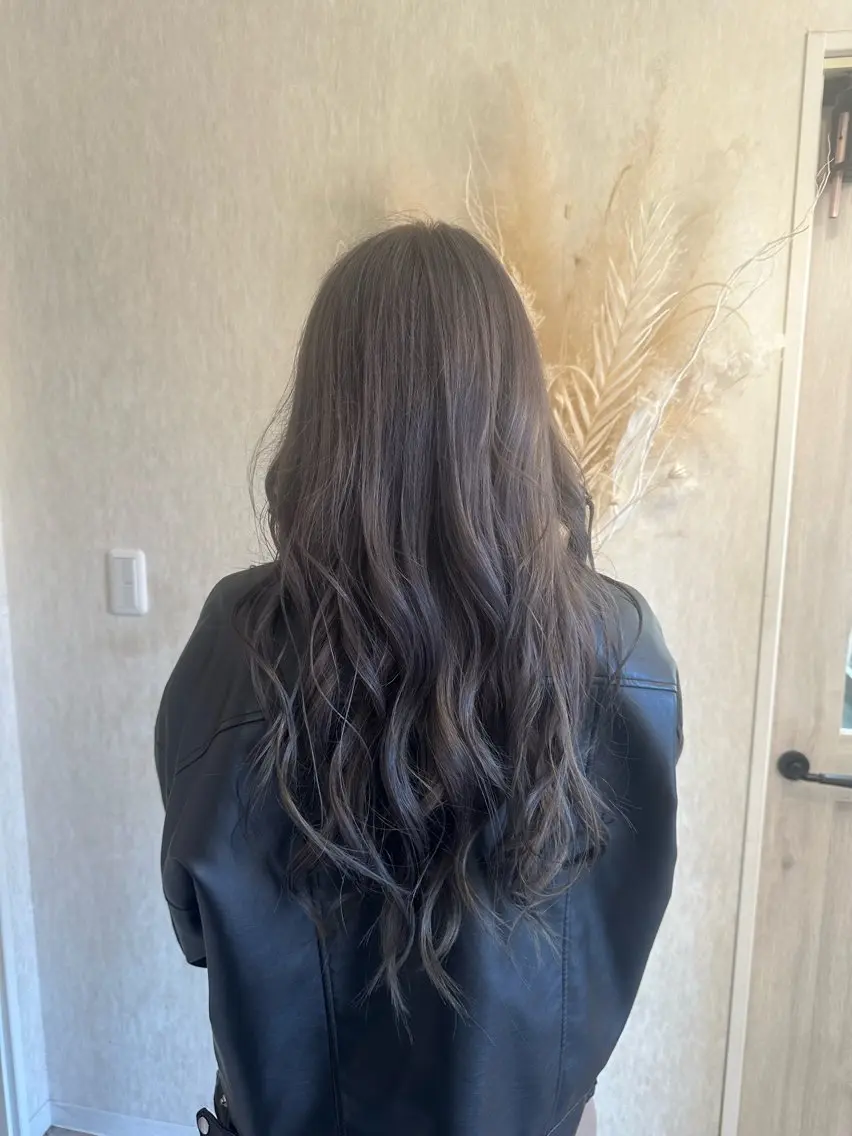ロング カラー 西安 優香のヘアスタイル