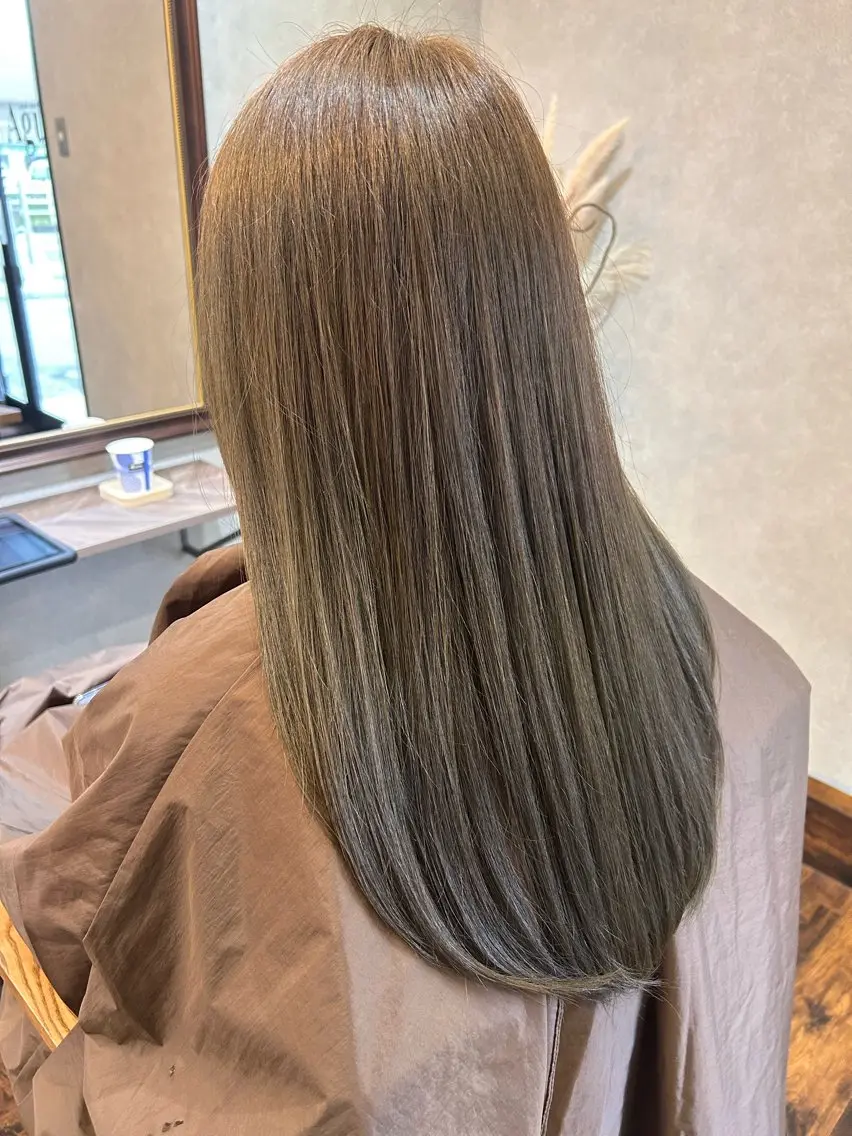 ロング カラー ベージュカラー オリーブベージュ ロング 髪質改善〻艶カラー〻 moriのヘアスタイル