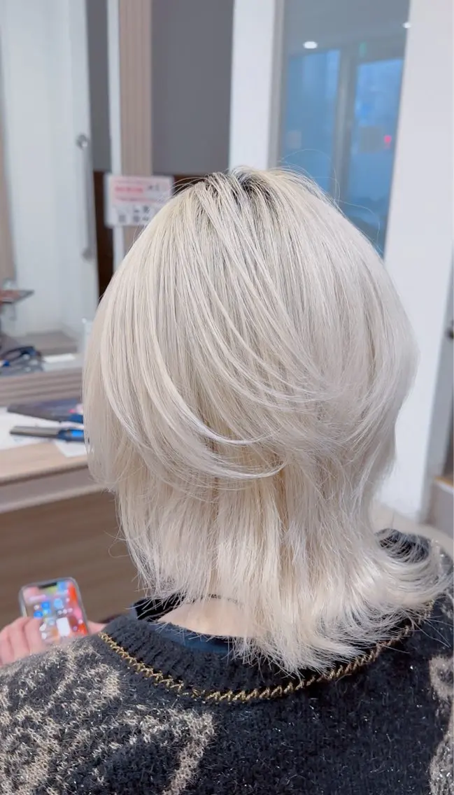 セミロング カラー カット ヘアカラー トリートメント 遠藤 千陽のヘアスタイル