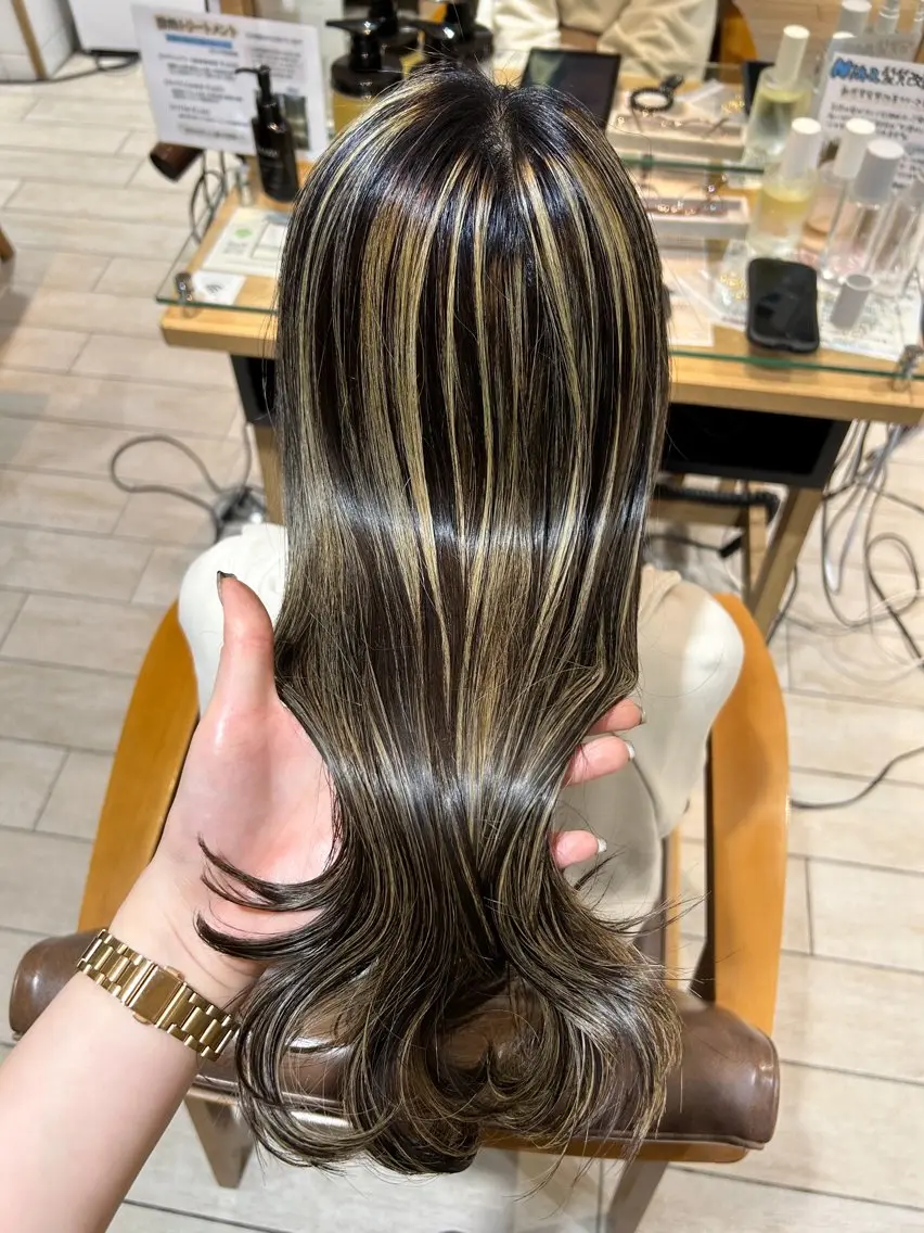 セミロング カラー ハイライトカラー ハイライト カット ヘアカラー Ami 🕊✨のヘアスタイル