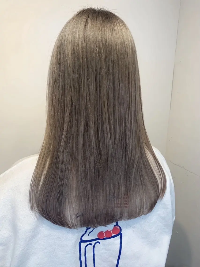 セミロング 🧤ル ウ🧤のヘアスタイル