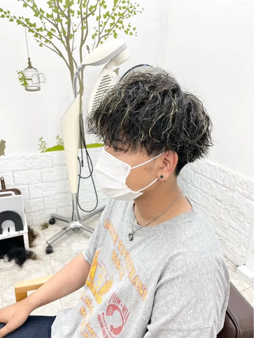 👑メンズ大人気👑カット×パーマ×ハイライト(メッシュキャップ使用)の写真