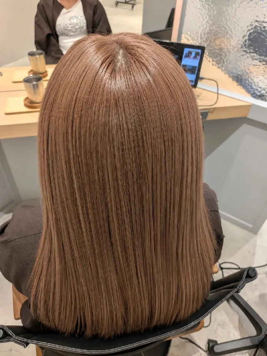 セミロング カラー 古屋 美春のヘアスタイル