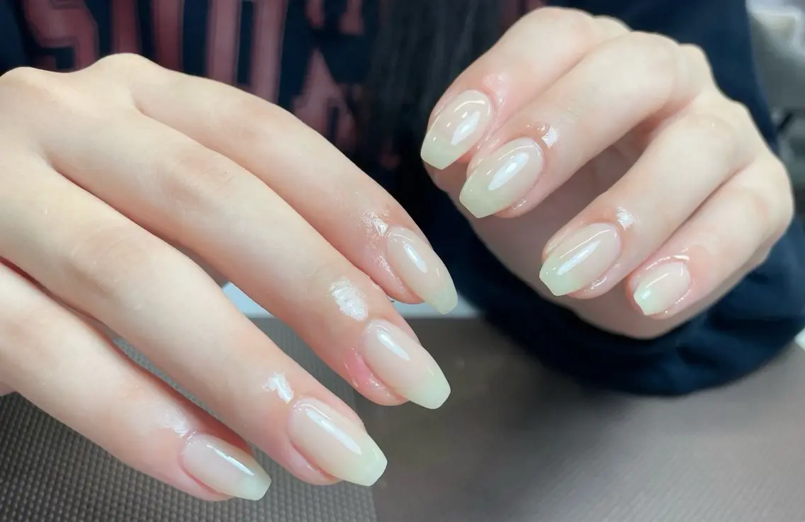 ネイル チークネイル 長さ出し フレンチネイル グラデーション キラキラネイル 中野駅から2分 MEO NAILのネイルデザイン