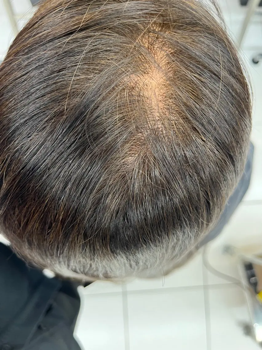 カラー 吉田 友朗のヘアスタイル