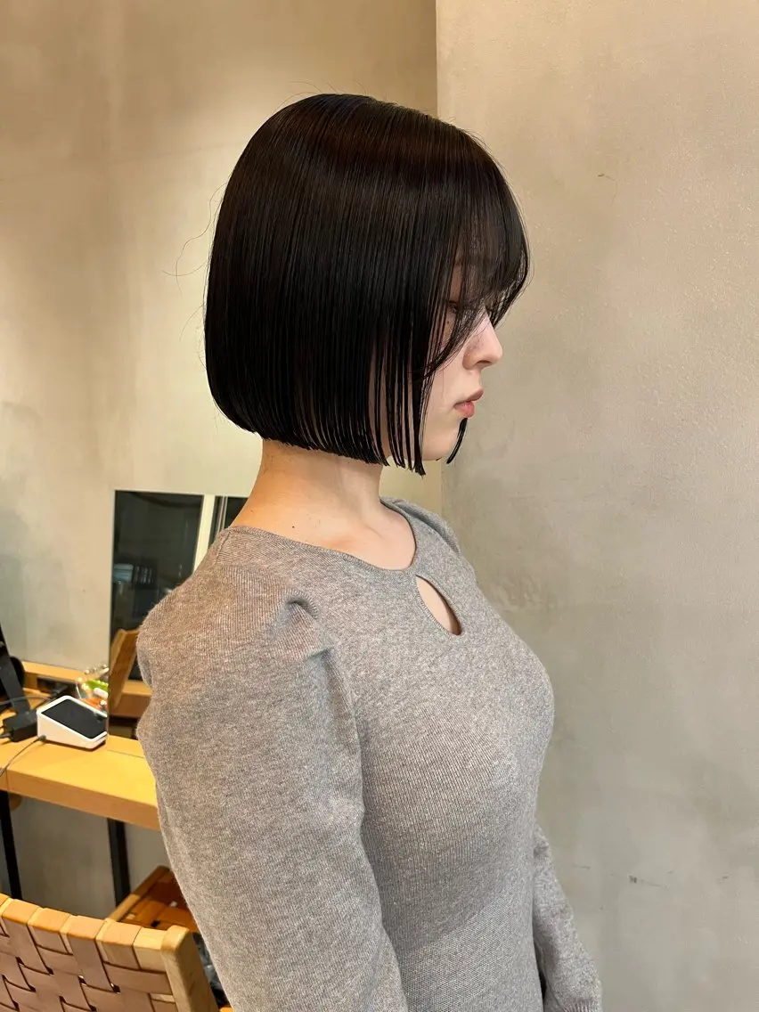 ミディアム カラー カット ヘアカラー トリートメント 縮毛矯正ボブ&顔まわ レイヤー♡TOMOEのヘアスタイル