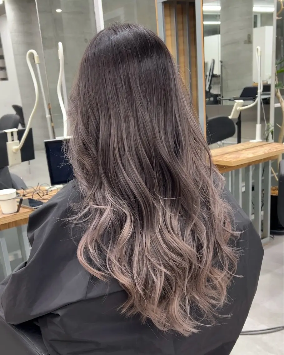 ロング カラー バレイヤージュ レイヤーカット welring hair salonのヘアスタイル