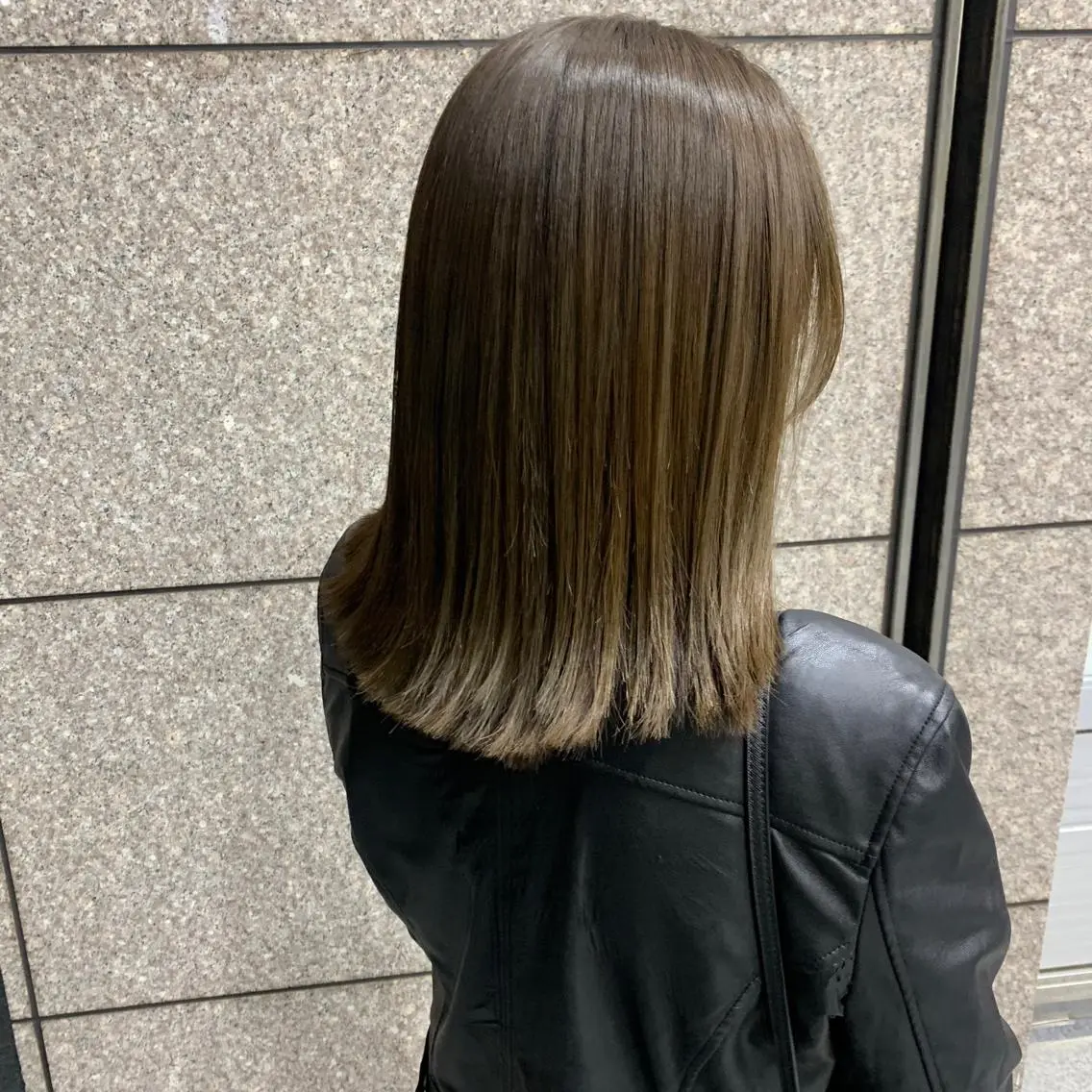 ロング カラー SAKINO ベージュカラーのヘアスタイル