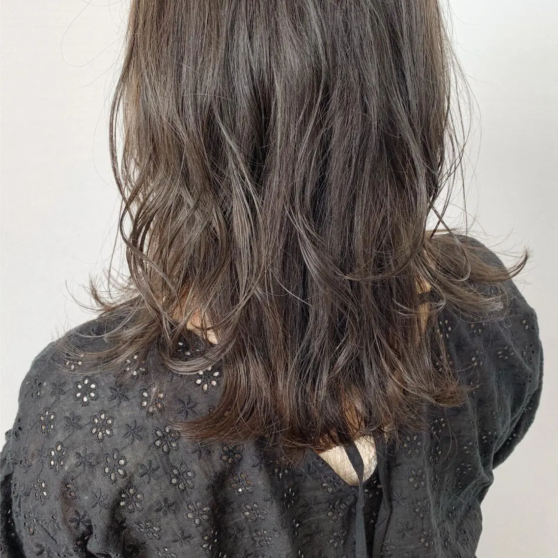 セミロング カラー グレージュ カット ヘアカラー トリートメント 【Uneユヌ】菊地 春那のヘアスタイル