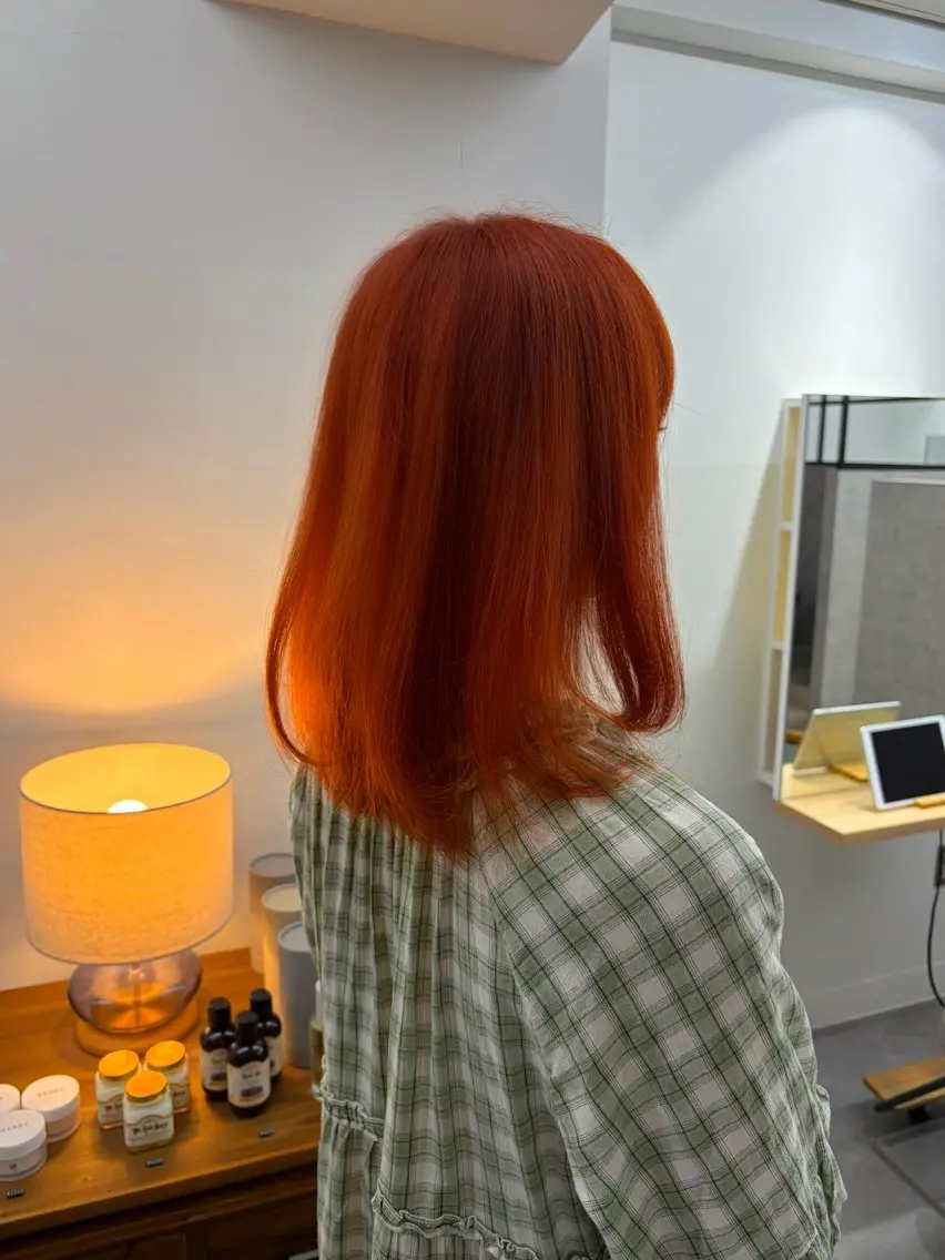 ミディアム カラー オレンジ 星 美羽のヘアスタイル