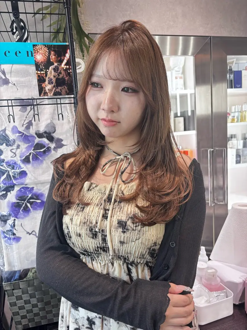 ロング カラー ヘアアレンジ 切りっぱなしボブ ブリーチ ダブルカラー イヤリングカラー ハイライトカラー カット iona/ハイトーン /ネイルのネイルデザイン