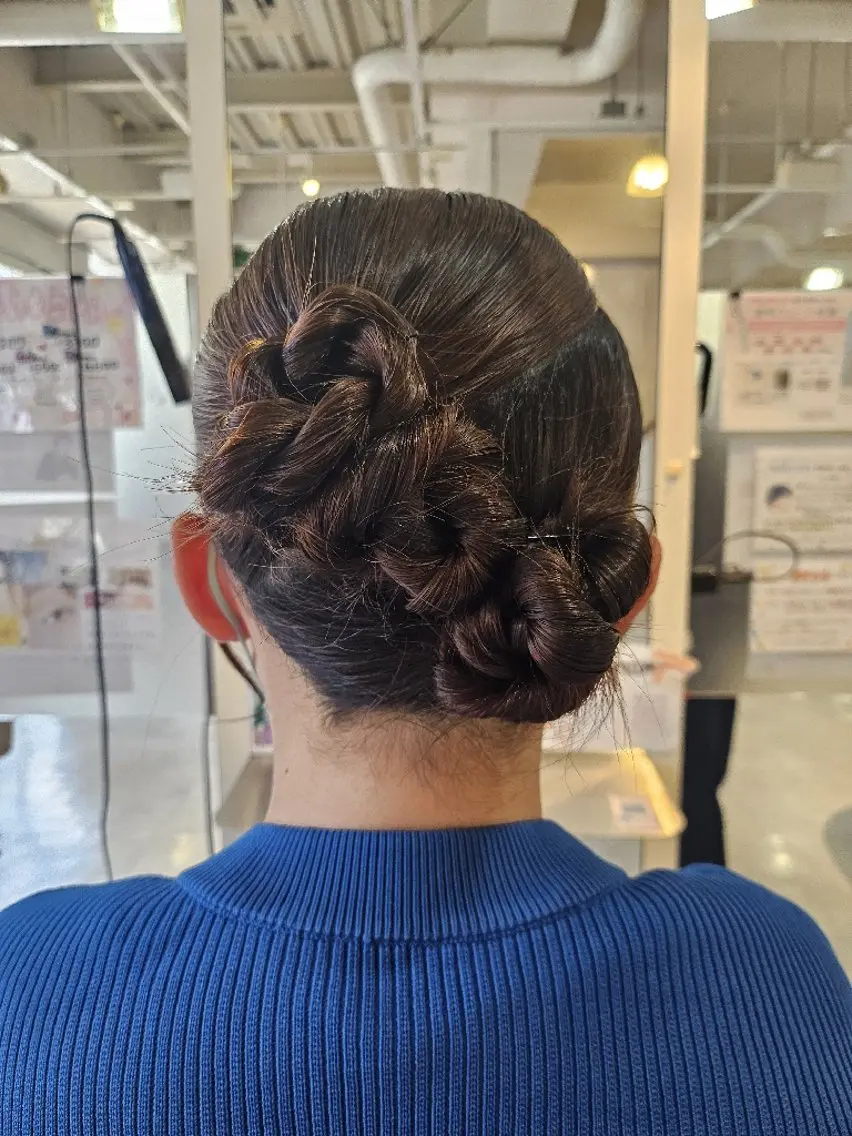 ロング ヘアアレンジ ヘアセット 岡田 奈々のヘアスタイル