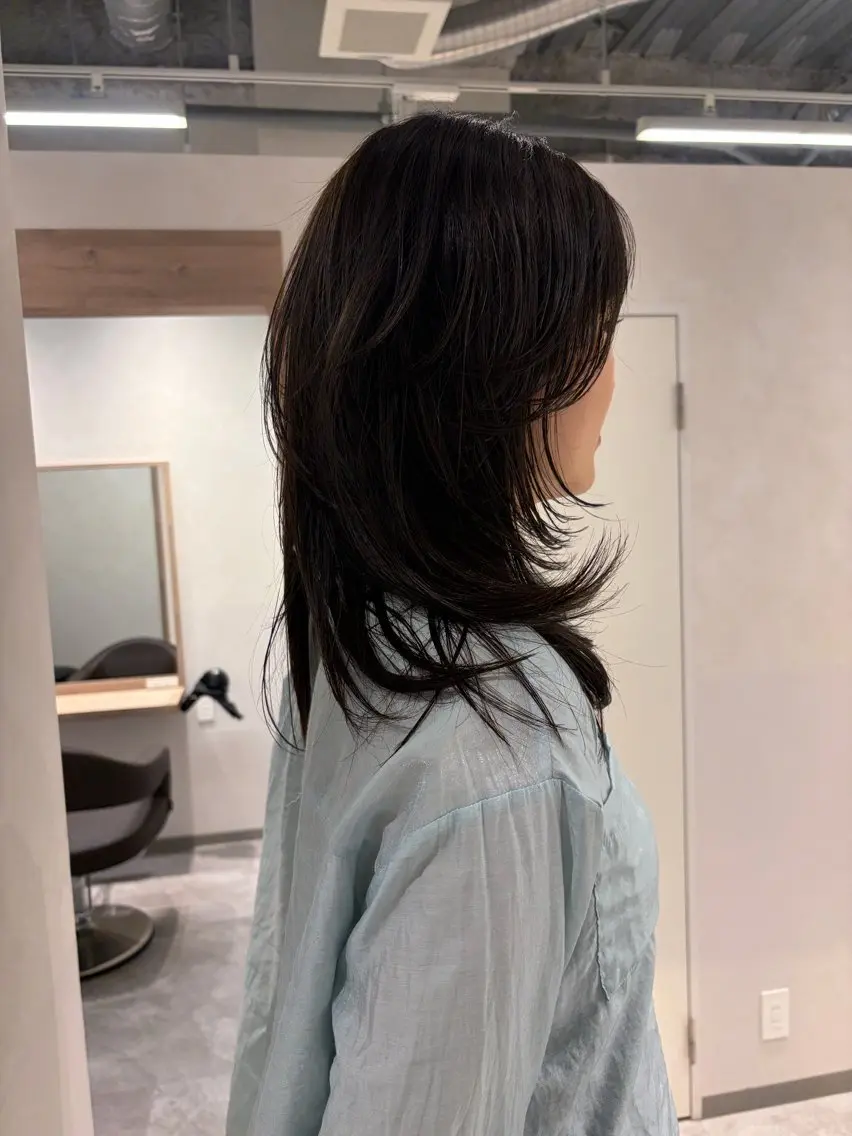 ミディアム カラー レイヤーカット カット ヘアカラー トリートメント 砂原 ひよりのヘアスタイル