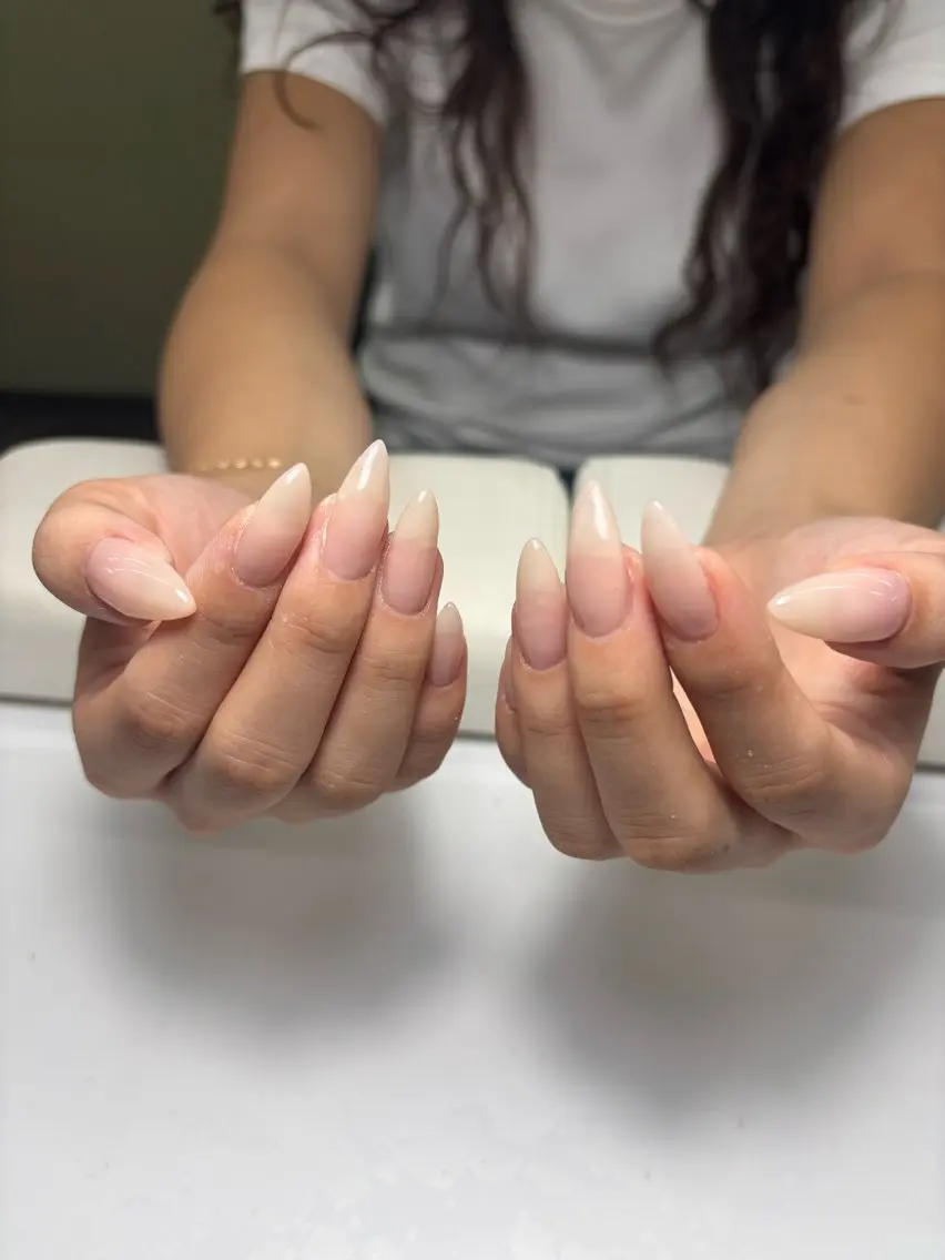 ネイル PEEKABOO京橋 .Minoriのネイルデザイン