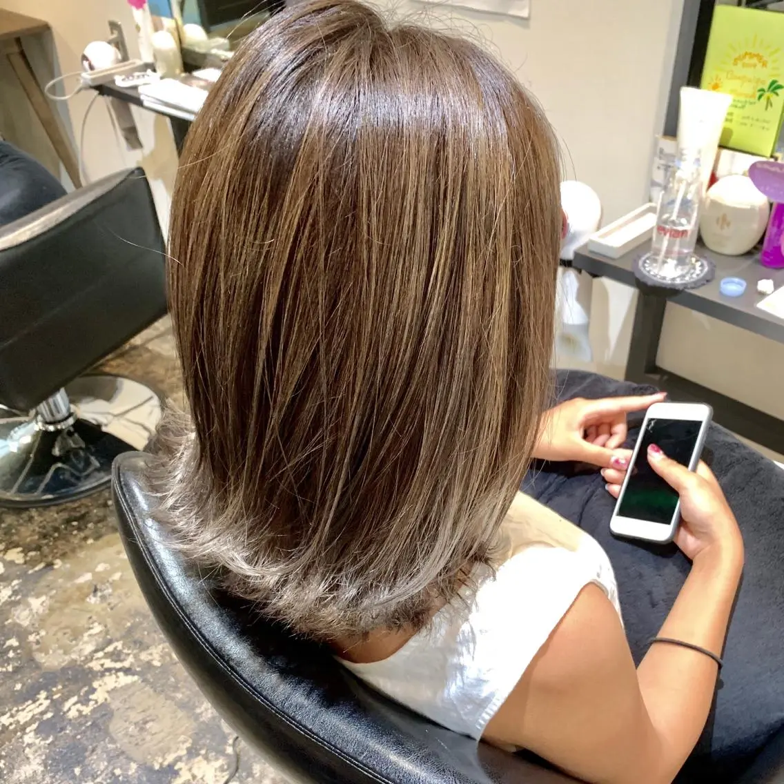 ミディアム カラー UMEDA FIGAROのヘアスタイル