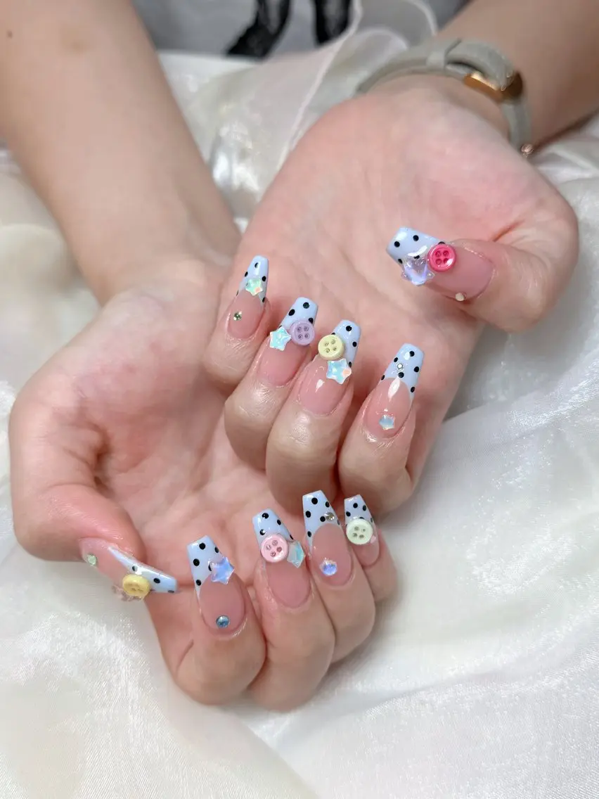 ネイル 成人式 フラッシュネイル フレンチネイル ジェルネイル グラデーション ハンドネイル 😍Yumi❤️ 💅Nail💅のネイルデザイン