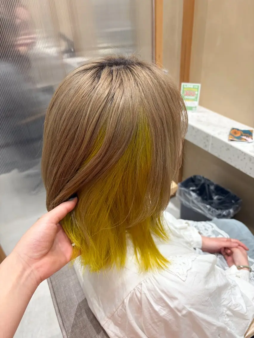 ミディアム カラー ブリーチ カット ヘアカラー 🫧艶髪ボブ🫧 チカのヘアスタイル