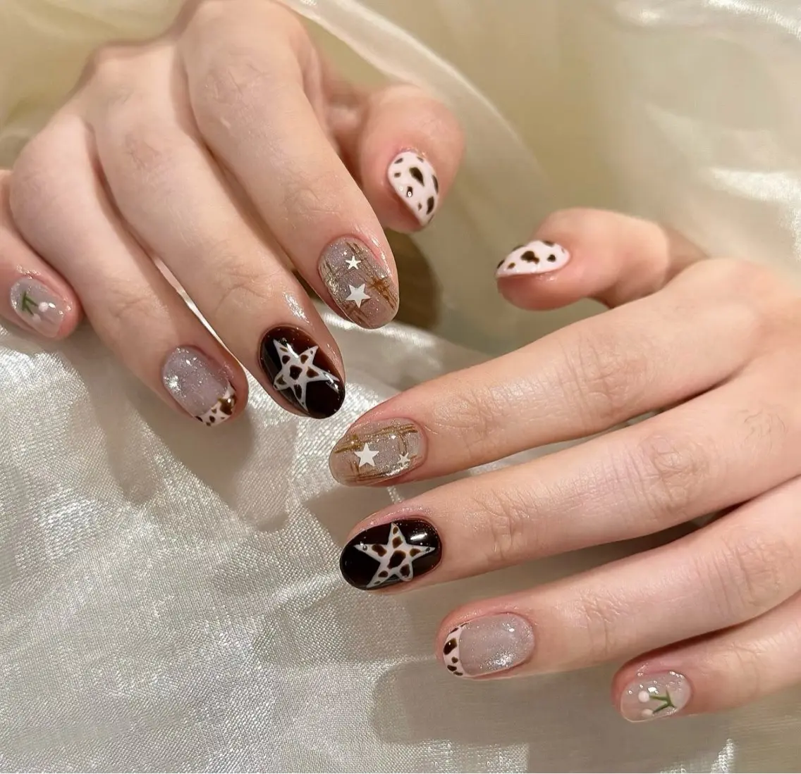 メンズ ネイル メンズ韓国風 オーロラネイル チークネイル 長さ出し フレンチネイル ハンドネイル NEW NAIL 池袋🔥🧲のネイルデザイン