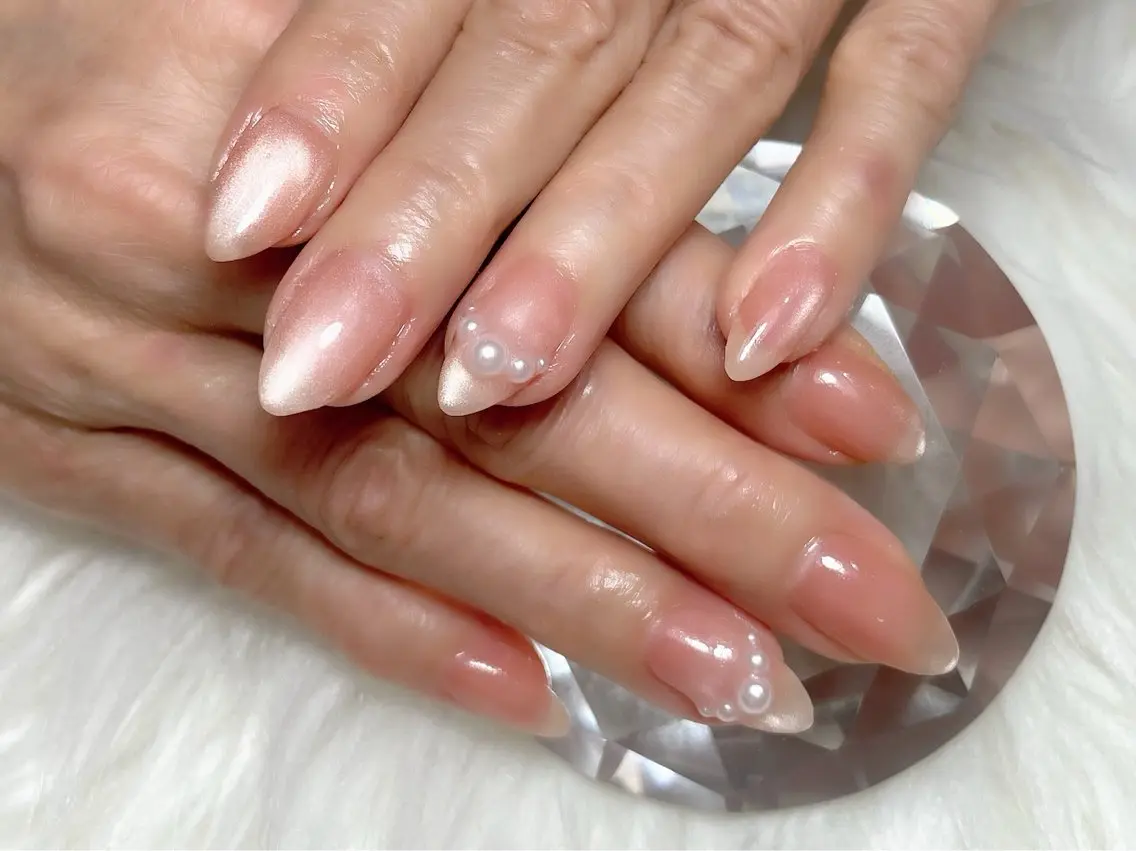 ネイル WHITE NAIL 大島のネイルデザイン