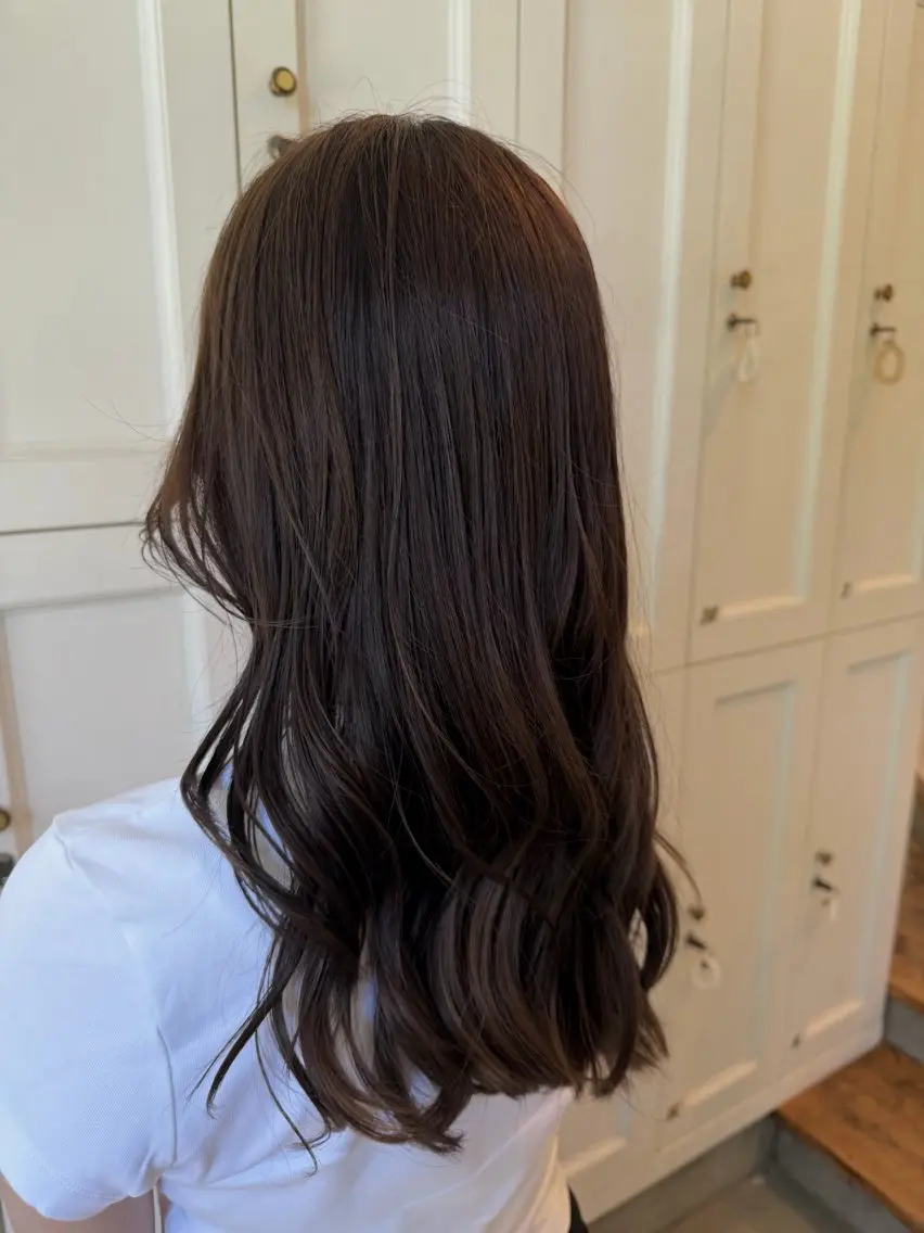 ロング カット ヘアカラー 望月 芽依のヘアスタイル
