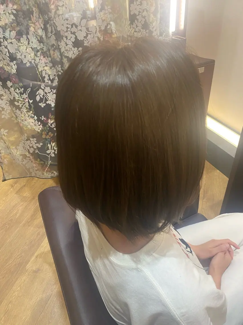 ミディアム カラー 津田 遥香のヘアスタイル