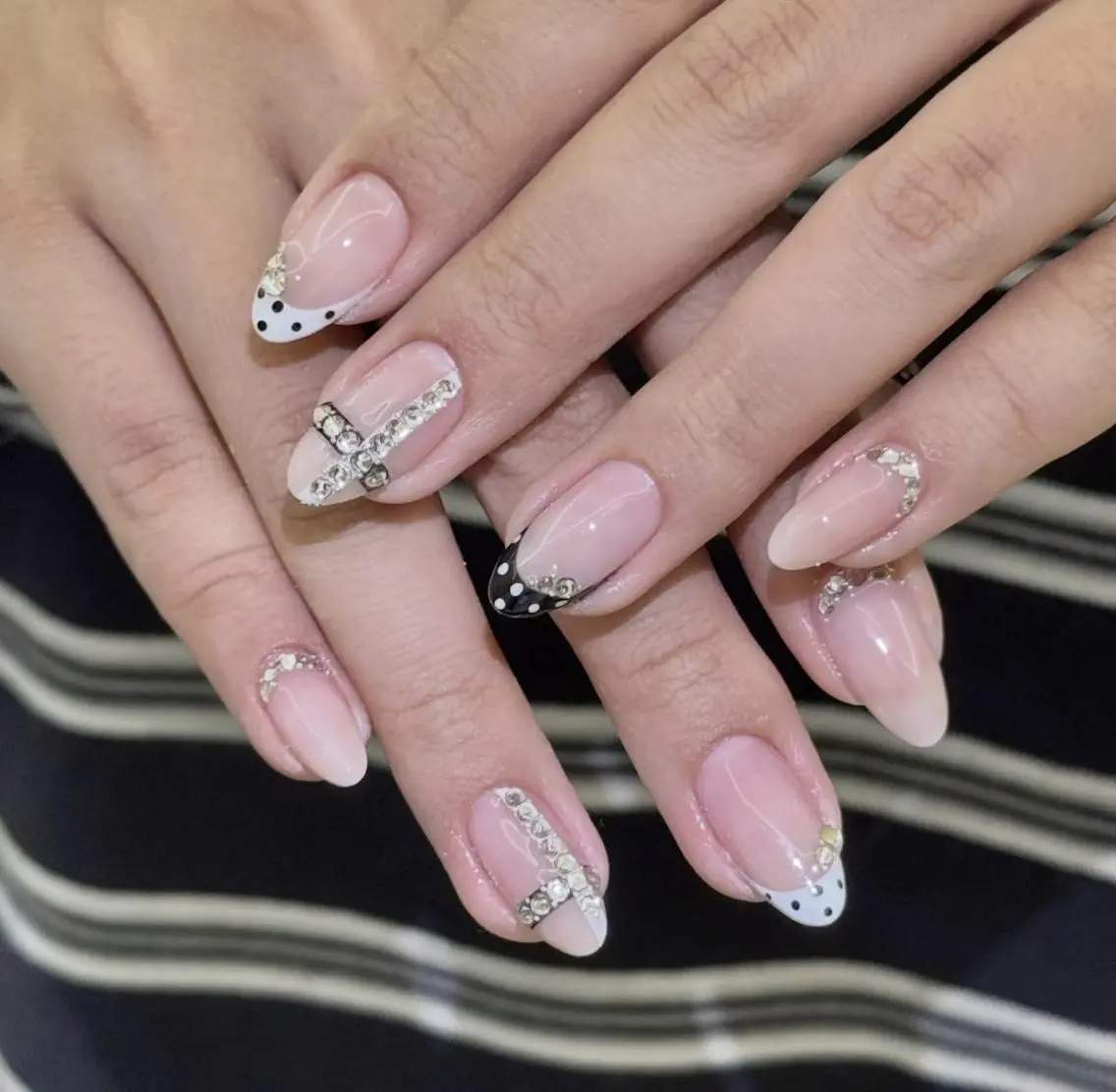 ネイル ハンドネイル 🎀 NaNa_nailのネイルデザイン