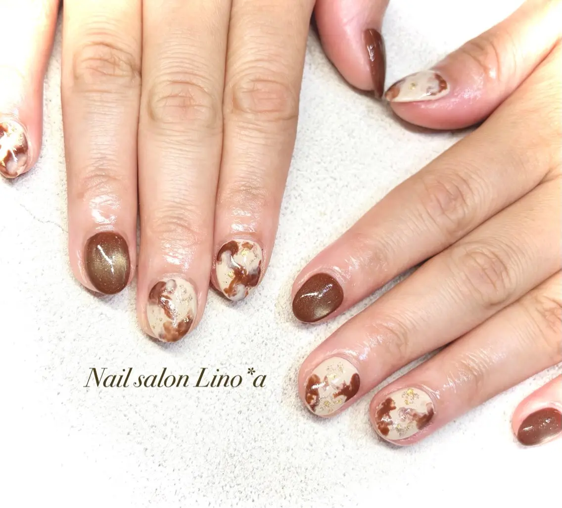 ネイル ブラウン ゴールド マグネットネイル ニュアンスネイル ハンドネイル Nail salon Lino*aのネイルデザイン