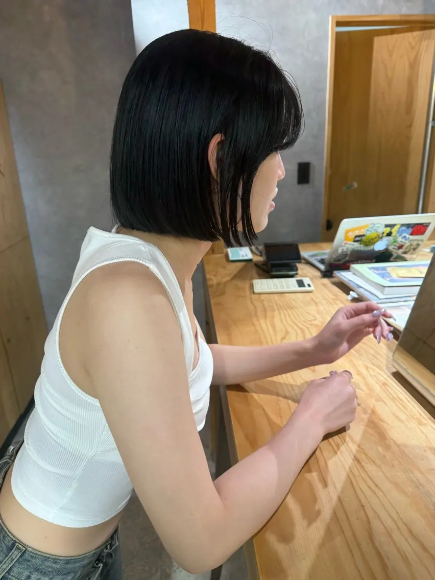 ショート カット 小平 寧々のヘアスタイル