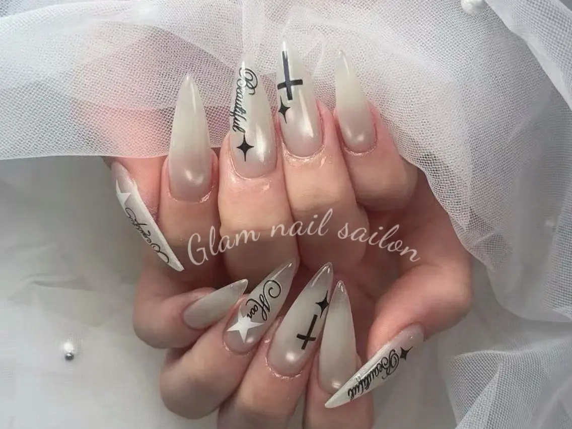 ネイル ハンドネイル エツメ💅 長さ出し🎀デザインのネイルデザイン