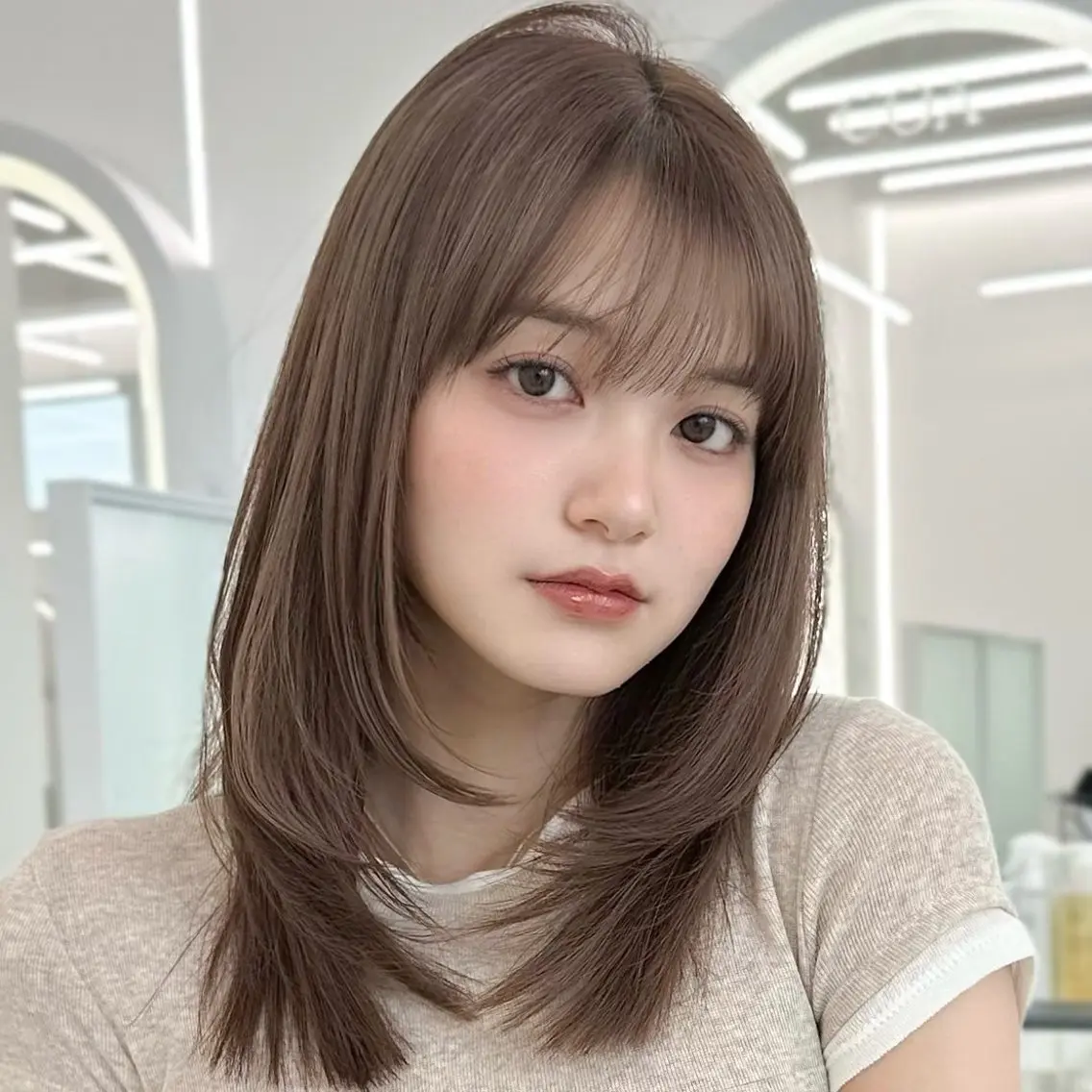 ミディアム カラー 🫧ミディアムカット 韓国透明感カラー🫧のヘアスタイル