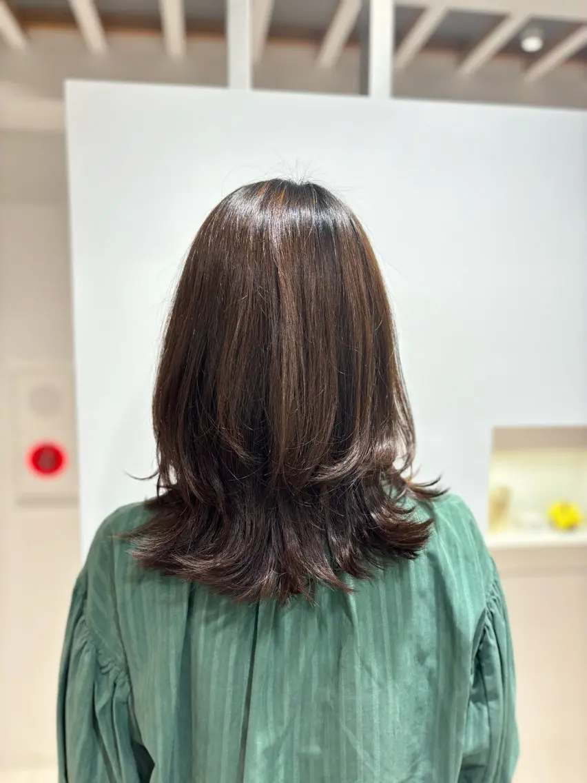 ミディアム カット トリートメント 白土 さくらのヘアスタイル