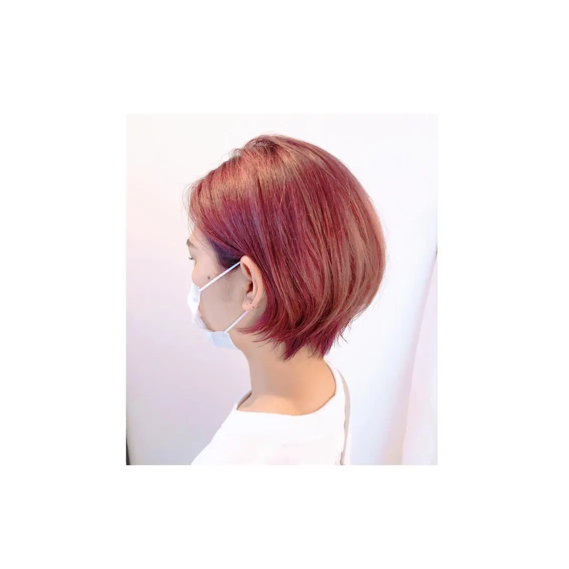 ショート カラー 小泉 亮人のヘアスタイル