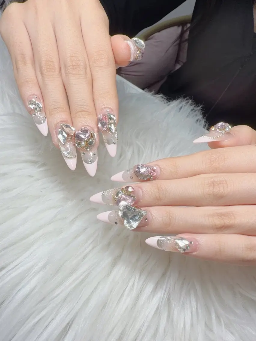 ネイル Lee Nailsのネイルデザイン