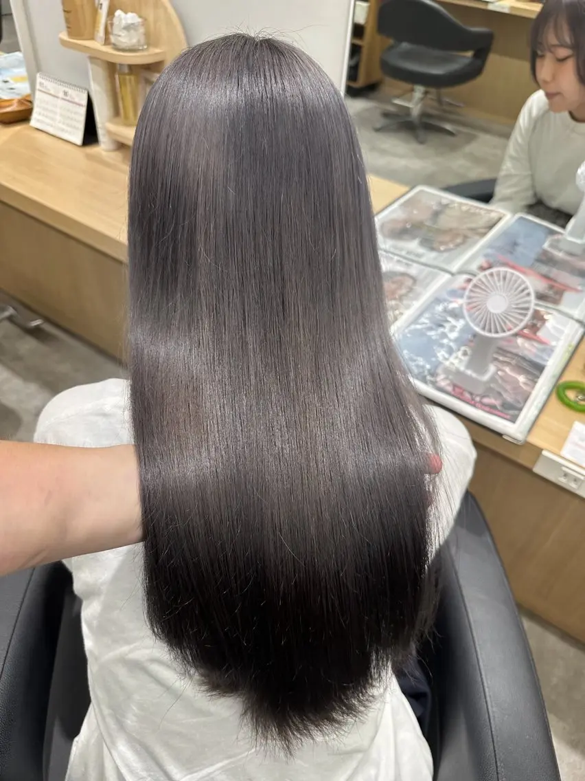 ロング カラー ブリーチ 透明感カラー グレージュ カット ヘアカラー 巻ける髪質改善🫧ハ イライト/永田汰伊智のヘアスタイル