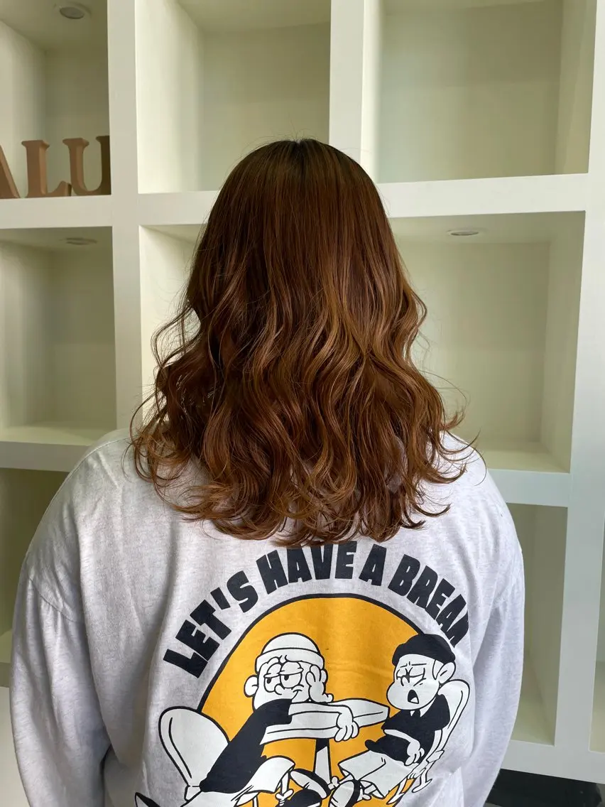ミディアム マキノ キョウカのヘアスタイル