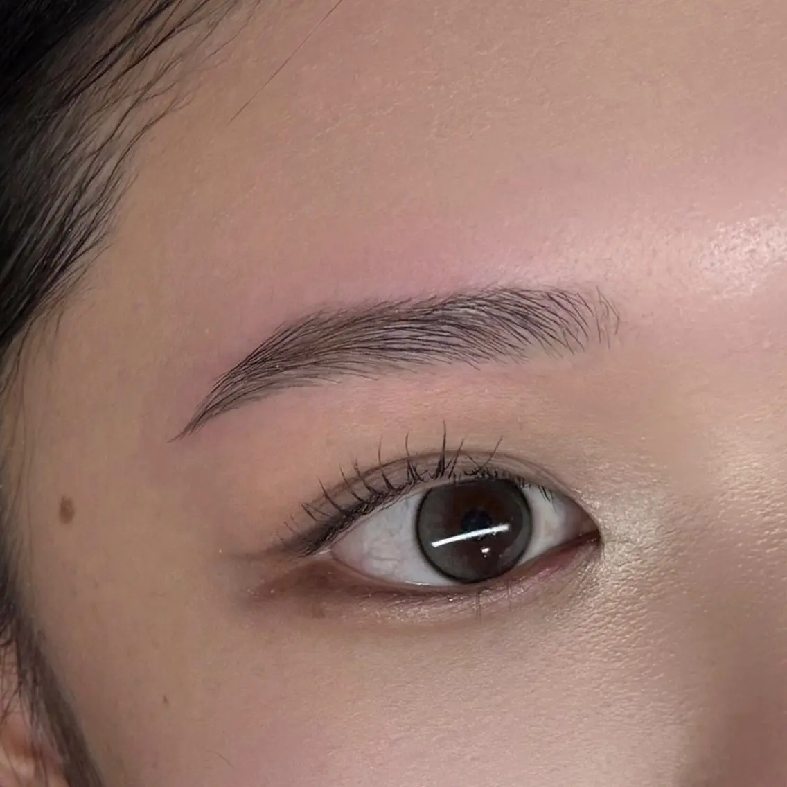 ハリウッドブロウリフト( 眉パーマ + WAX + 眉メイク込 )の写真
