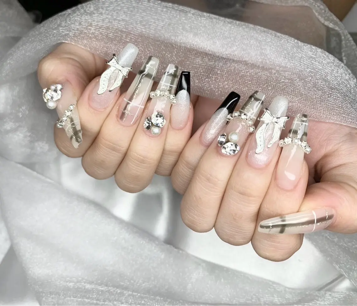 ネイル ハンドネイル Roi〈ロワ〉 Minakoのネイルデザイン