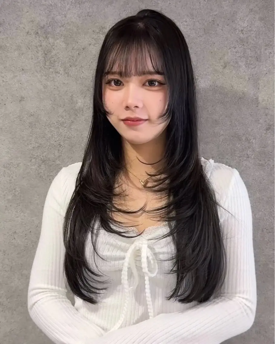 ロング カラー 透明感カラー グレージュ レイヤーカット ヘアカラー トリートメント 紅都🫧赤みなし 透明感水光カラーのヘアスタイル