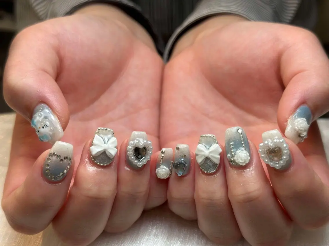 ネイル グラデーション キラキラネイル ワンカラーネイル 冬ネイル Jenn Nail Salonのネイルデザイン