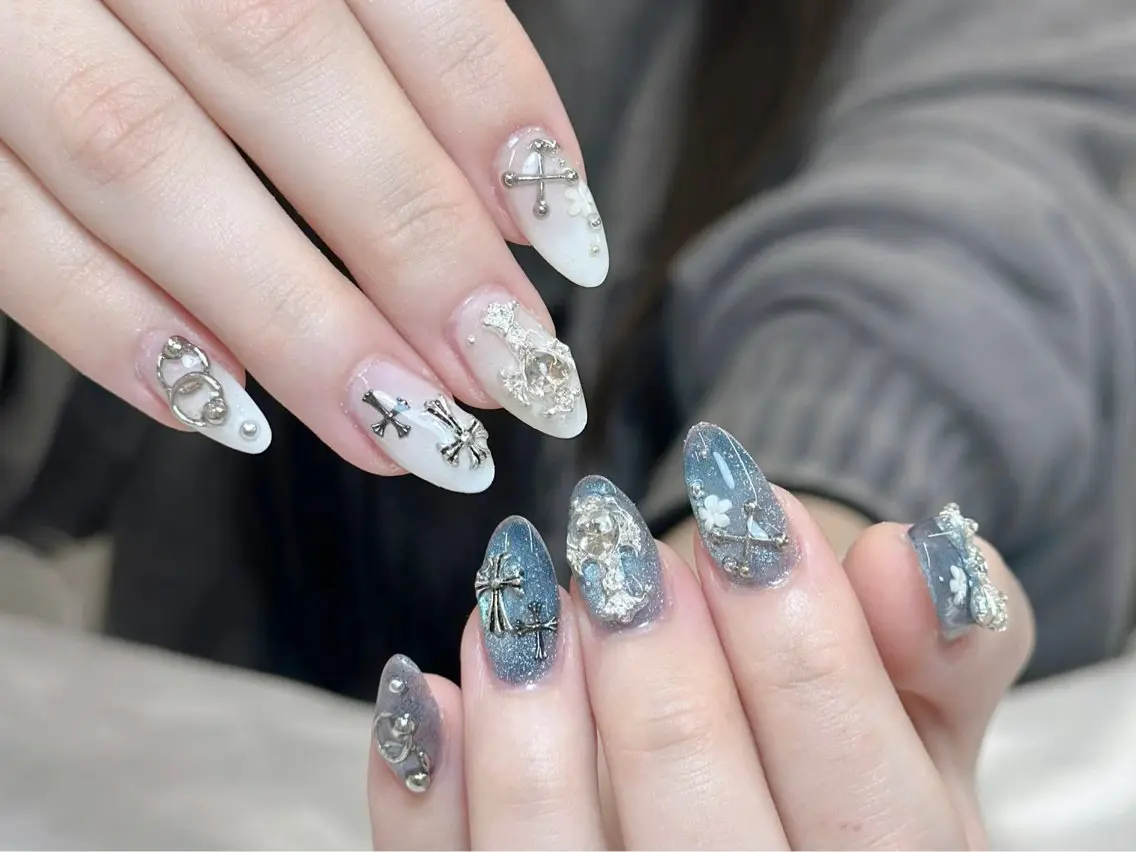 ネイル チークネイル フレンチネイル グラデーション マグネットネイル ミラーネイル ハンドネイル sorako nailのネイルデザイン